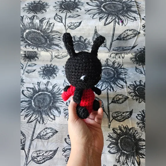 Crochet Lady Bug Amigurumi Plushie - Picture 4 of 16